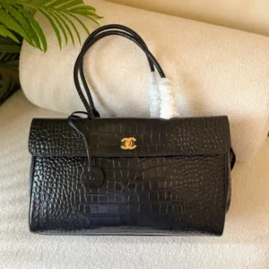 Black Chanel Crocodile-Embossed Calfskin Handbag - Luxury Master Copy Dubai