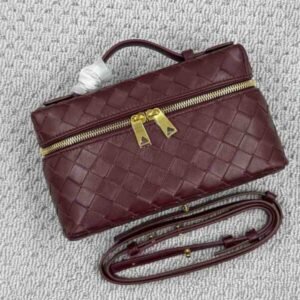 Buy Bottega Veneta Bang Bang Intrecciato Leather Vanity Case | Bags Dubai - Luxury Master Copy Dubai