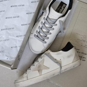 GOLDEN GOOSE